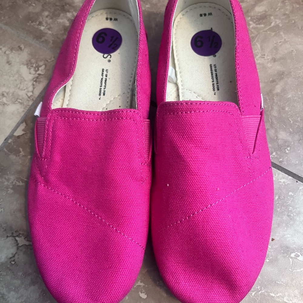 Tom’s shoes
